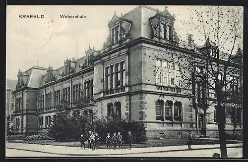 AK Krefeld, Strassenpartie mit Webeschule