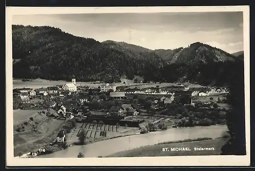 AK St. Michael, Teilansicht mit Kirche