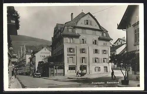AK Ennetbaden, Badstrasse mit Hotel Post und Restaurant Traube