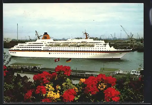 AK Hamburg, Passagierschiff MS Europa fährt in den Hafen ein
