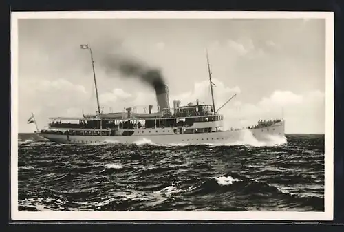 AK Ostsee-Dampfer SS Frigga unter Volldampf