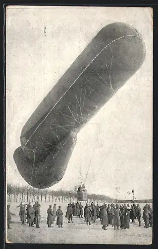 AK Aufstieg eines Fesselballons auf dem östlichen Kriegsschauplatz