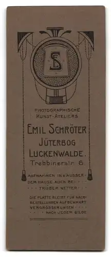 Fotografie Emil Schröter, Luckenwalde, Trebbinerstrasse 6, Junge Dame mit ondulierten Haaren im Sonntagskleid