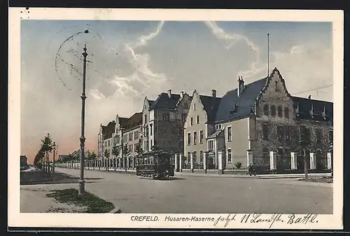AK Crefeld, Strassenbahn vor der Husarenkaserne