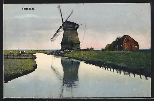 Künstler-AK Photochromie Nr. 2956: Volendam, Windmühle und Haus am Kanal