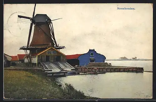 Künstler-AK Photochromie Nr. 2932: Monnikendam, Mühle mit Uferpartie