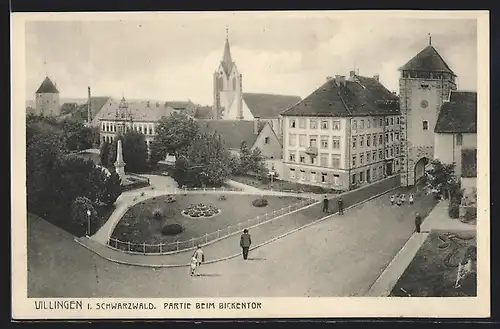AK Villingen i. Schwarzwald, Strassenpartie beim Bickentor mit Kirche