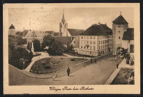 AK Villingen im Schwarzwald, Strassenpartie beim Bickentor mit Kirche