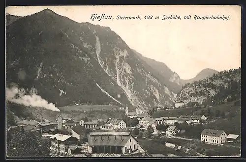 AK Hieflau, Ortsansicht mit Kirche und Rangierbahnhof