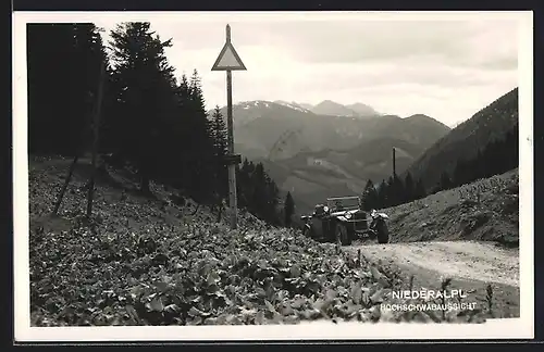 AK Niederalpl, Bergstrasse mit Auto und Hochschwabblick
