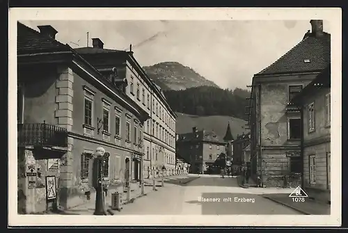 AK Eisenerz, Ortsansicht mit dem Erzberg