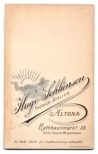 Fotografie Hugo Schlünsen, Altona, Junge Frau in Trachtenkleid mit hochgesteckter Frisur