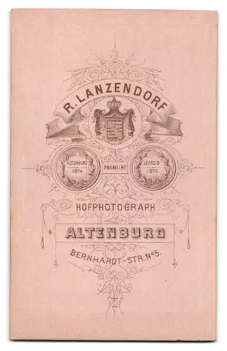 Fotografie R. Lanzendorf, Altenburg, Mann in Anzug mit Scheitelfrisur und Brille