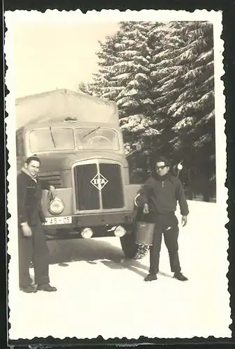 Fotografie Lastwagen IFA-Horch, LKW-Pritsche im Schnee