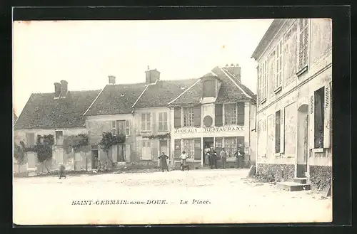 AK Saint-Germain-sous-Doue, la Place et Jubeaux-Restaurant
