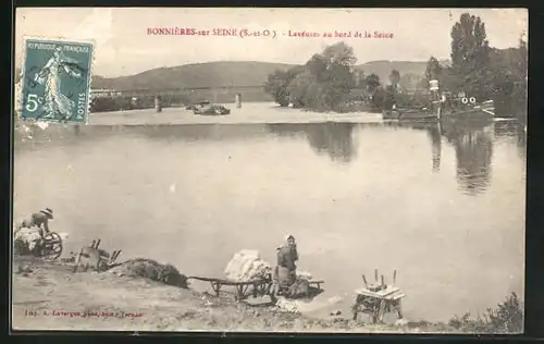 AK Bonnières-sur-Seine, Laveuses au bord de la Seine