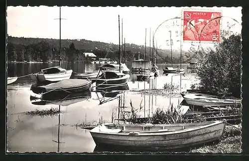 AK Les Mureaux, Bord de Seine, Boote am Ufer