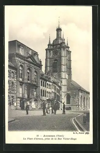 AK Avesnes, La Place d`Armes, prise de la Rue Victor-Hugo