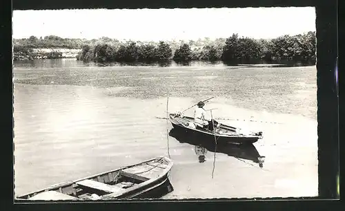 AK Ponthierry, Pêcheur en Seine