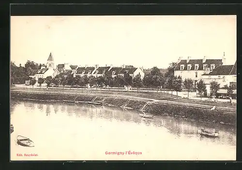 AK Germigny-lÉvêque, Ortsansicht mit Uferpartie und Ruderbooten