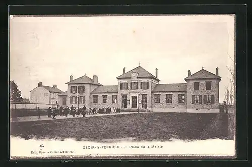 AK Ozoir-la-Ferriere, Place de la Mairie