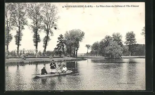 AK Noyen-sur-Seine, La Piece d`eau du Chateau et l`Ille d`Amour