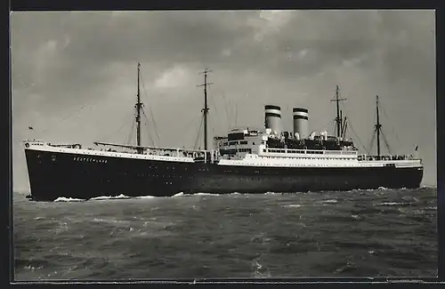 AK Passagierschiff Deutschland der Hamburg-Amerika-Linie auf See