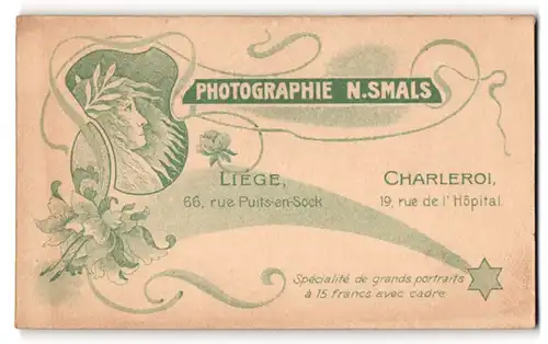 Fotografie N. Smals, Liege, 66 rue Puits-en-Sock, Frauenkopf im Seitenprofil mit vom Winde verwehten Haaren