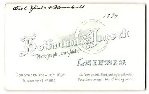 Fotografie Hoffmann & Jursch, Leipzig, Halbmond hinter Fotografennamen