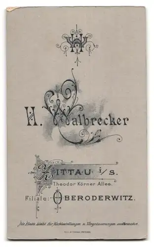 Fotografie H. WAllbrecker, Zittau i. S., Eheleute im Hochzeitskleid und im Anzug mit Zylonder