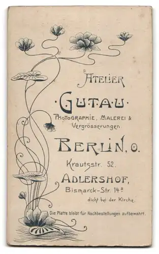 Fotografie Atelier Gutau, Berlin, Krautstr. 52, Eleganter Herr mit Zwicker und Schnauzbart