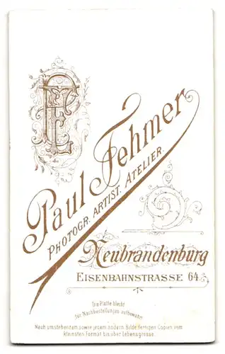 Fotografie Paul Fehmer, Neubrandenburg, Eisenbahnstr. 64, Junge Dame mit Kragenbrosche und Kreuzkette