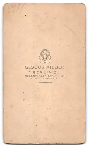 Fotografie Atelier Globus, Berlin, Rosenthaler-Str. 53-54, Zwei Damen in modischen Kleidern
