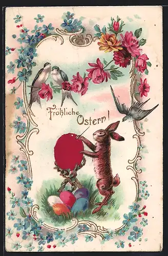 AK Osterhase bemalt ein Ei, Schwalben sitzen auf einem Blütenzweig