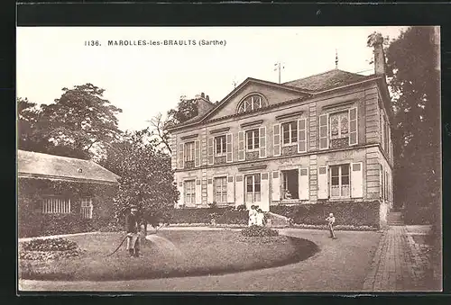 AK Marolles-les-Braults, Villa mit Garten und Gärtner