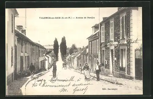 AK Valence-en-Brie, Avenue de Pamfou
