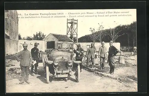 AK Meaux, La Guerre Europénne 1914, Colonel d`État-Major entouré par des `ambulancieers Fancais et Allemands