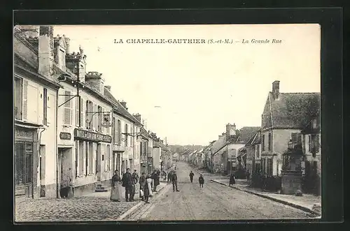 AK La Chapelle-Gauthier, la Grande Rue