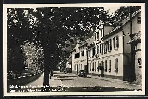 AK Neuenbürg / Schwarzw., Strassenpartie mit der Gaststätte Schwabenbräu