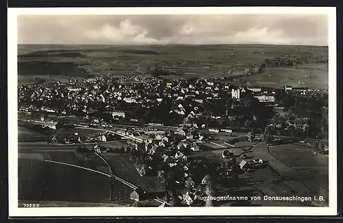 AK Donaueschingen i. B., Fliegeraufnahme der Stadt