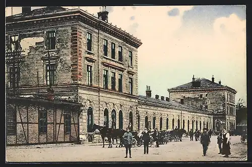 AK Nové Zamky, Kutschen vor dem Bahnhof