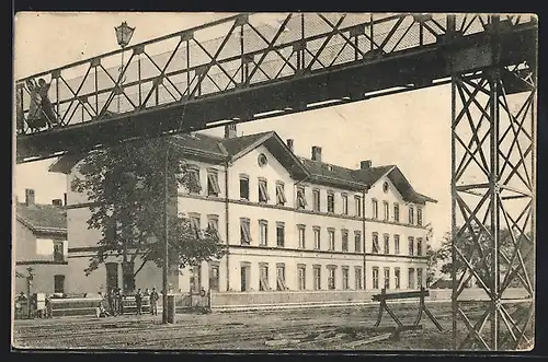 AK Kiralyhazarol, Vörös kereszt epüllet es a vasuti atjaro hid