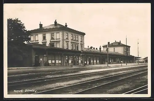 AK Nové Zámky, Bahnhof von der Gleisseite