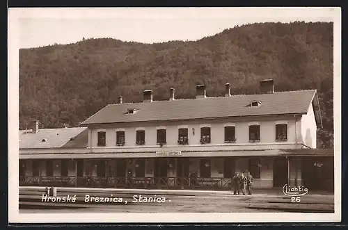 AK Hronská Breznica, Stanica, Bahnhof von der Gleisseite