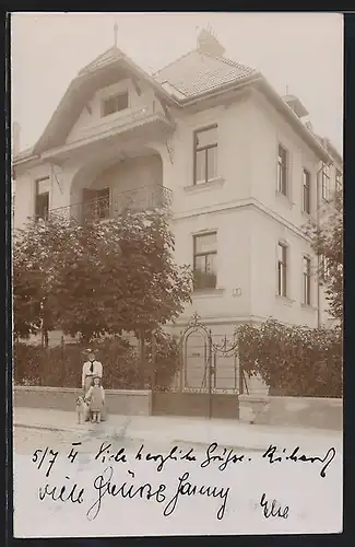 Foto-AK Richard von Schaukal, original Autograph des österreichischen Dichters, Frau und Tochter auf der Vorderseite