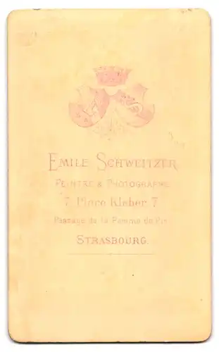 Fotografie Emile Schweitzer, Strasbourg, 7, Place Kleber, 7, Junger Herr im Anzug mit Fliege