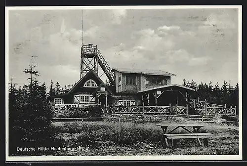 AK Manebach-Ilmenau /Thür. Waldgebirge, Heidenberg mit Deutscher Hütte