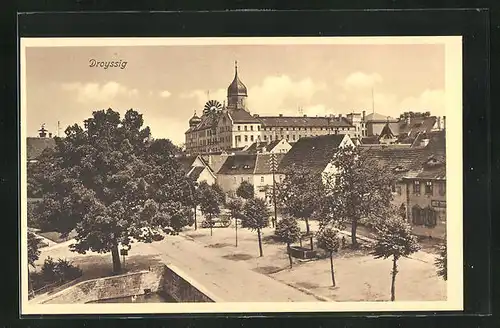 AK Droyssig, Platz am Rathaus mit Windrad