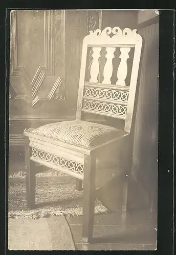 AK Holzstuhl mit Sitzpolster