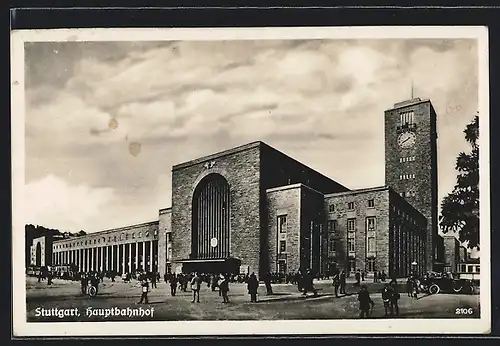 AK Stuttgart, reges Treiben am Hauptbahnhof